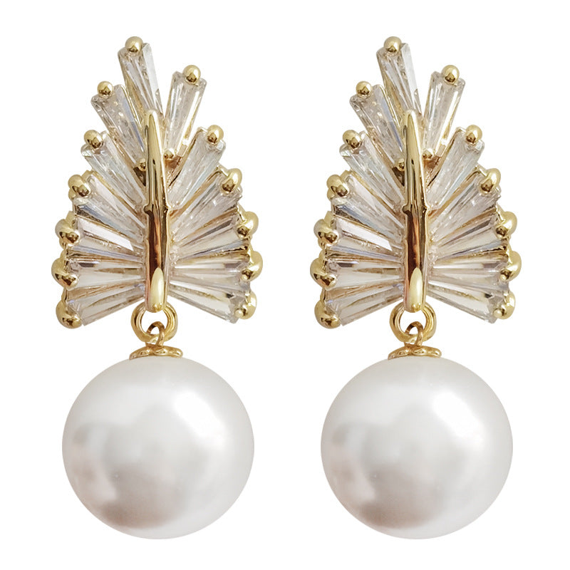 ZER05 - Leaf Design Imitation Pearl Earrings