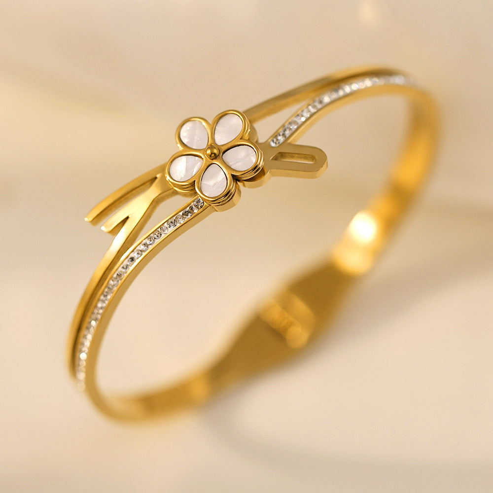 Little Flower 18K | Zi Collection Hub