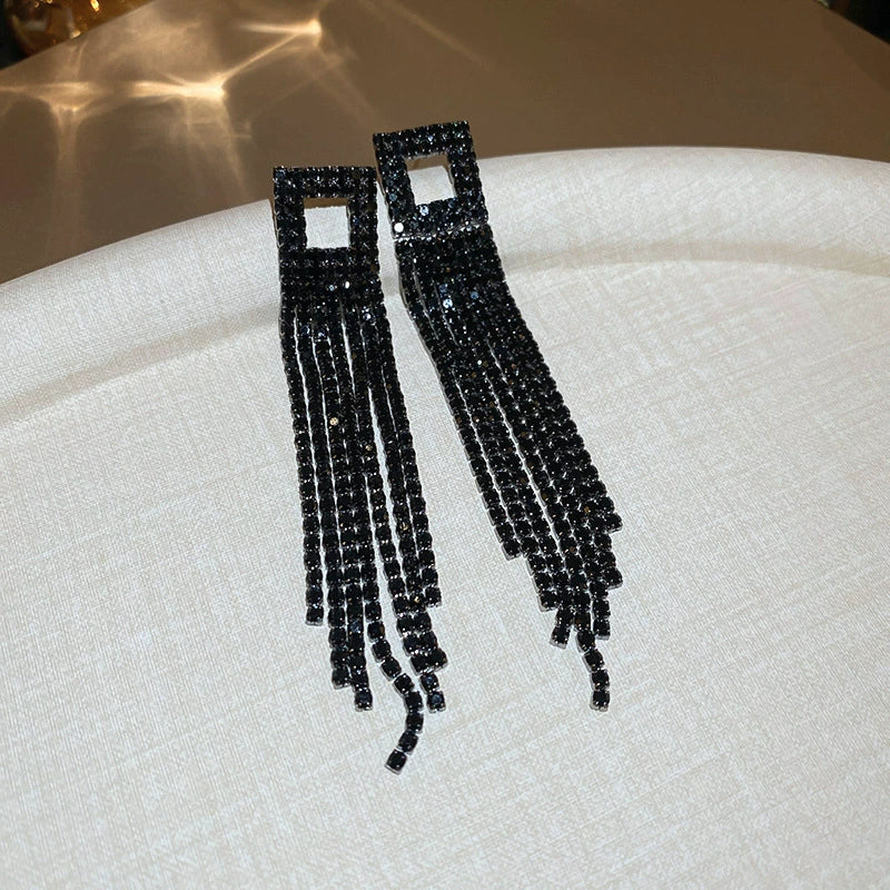 Luxury Black Rhinestone Tassel Earrings – Elegant & Bold
