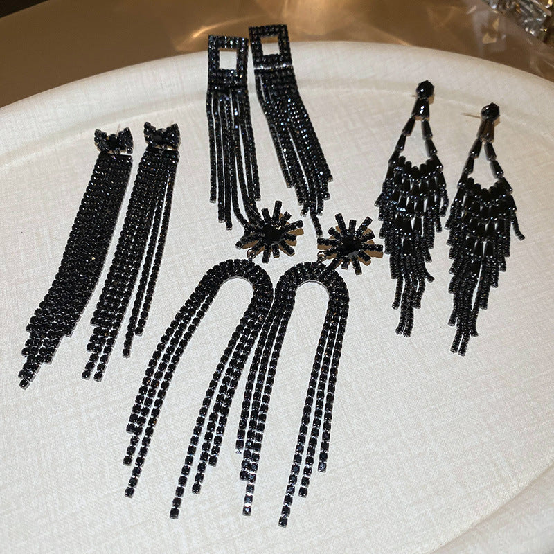 Luxury Black Rhinestone Tassel Earrings – Elegant & Bold