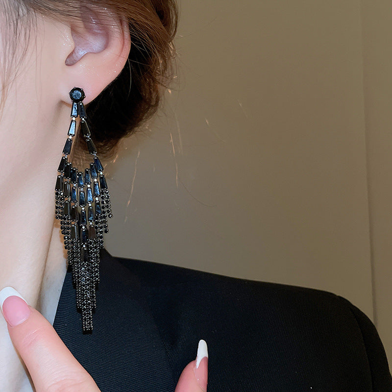 Luxury Black Rhinestone Tassel Earrings – Elegant & Bold