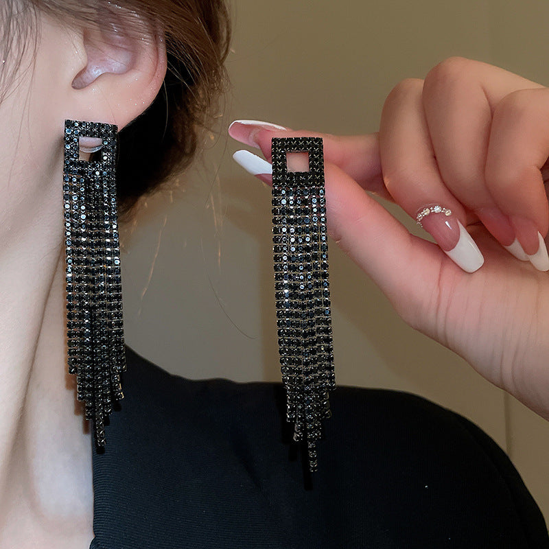 Luxury Black Rhinestone Tassel Earrings – Elegant & Bold