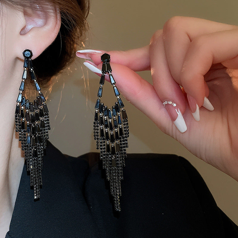 Luxury Black Rhinestone Tassel Earrings – Elegant & Bold