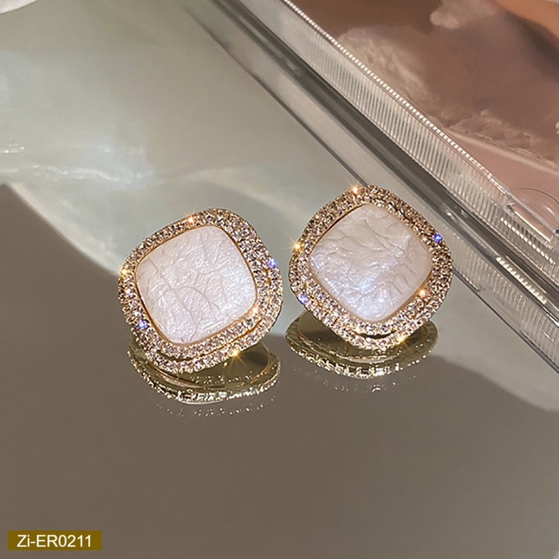 Luxury High-End Crack Diamond Retro Earrings