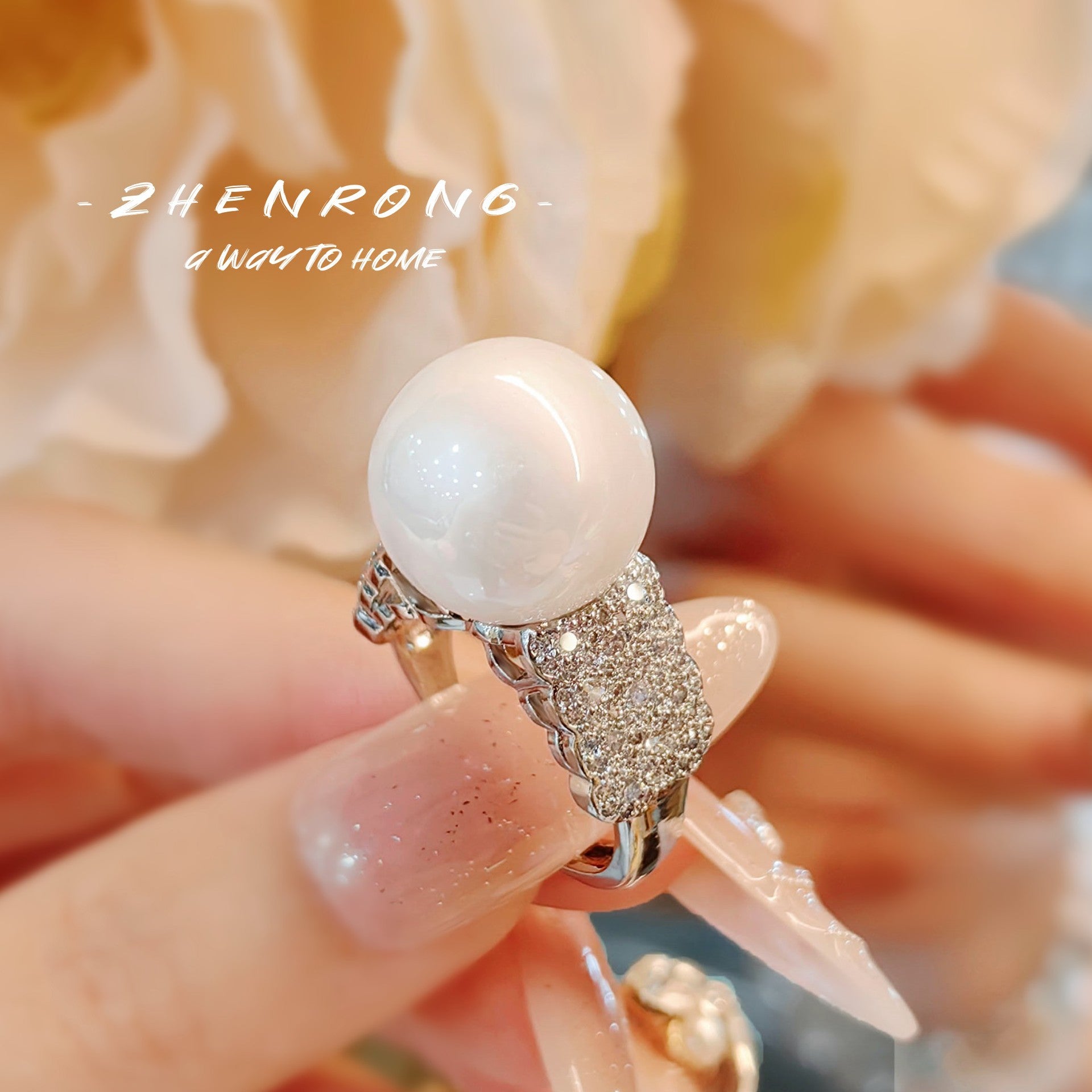 Mabei Pearl Ring - Adjustable