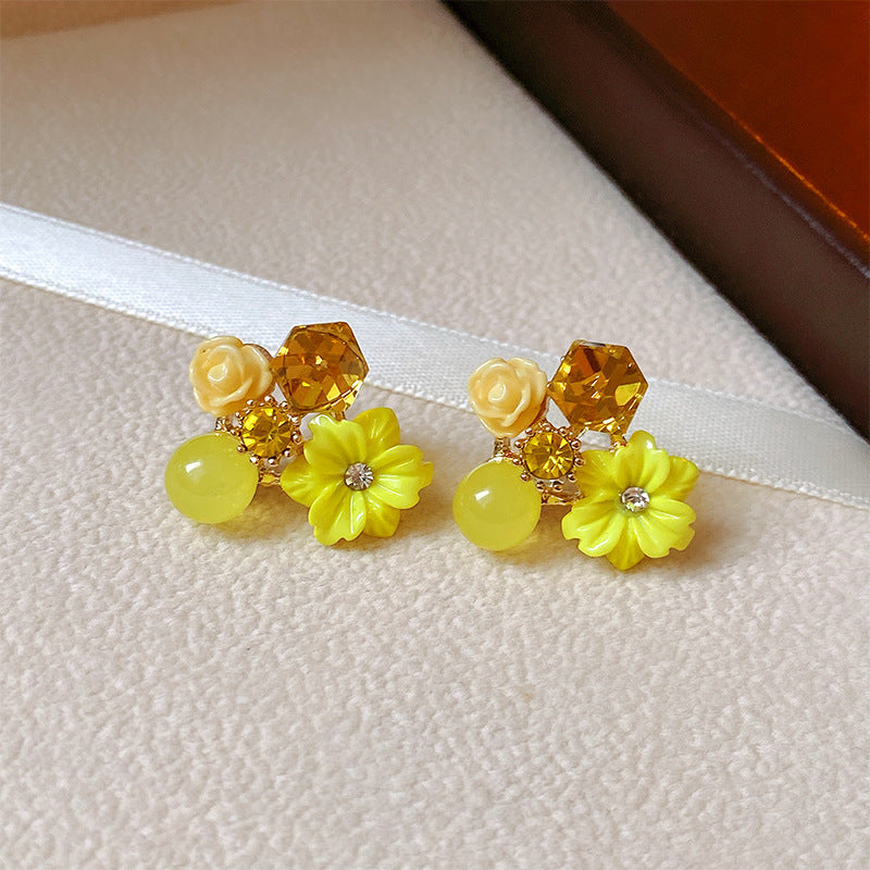 Maple Rhyme Retro Zircon Flower Earrings