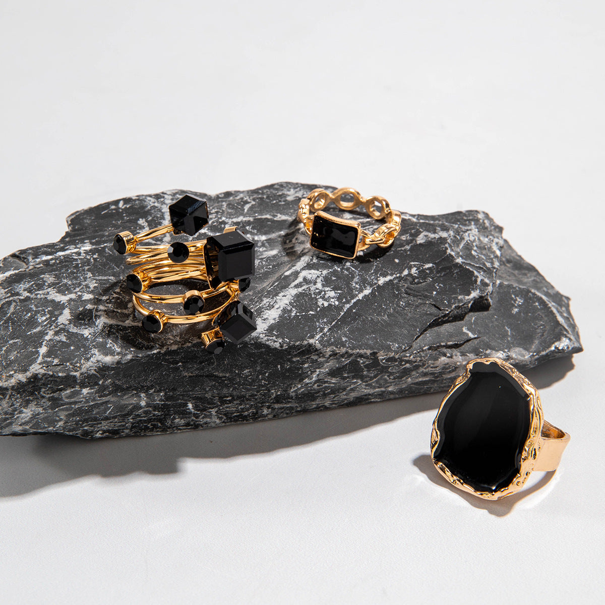 RNG159 - Midnight Elegance Ring Set