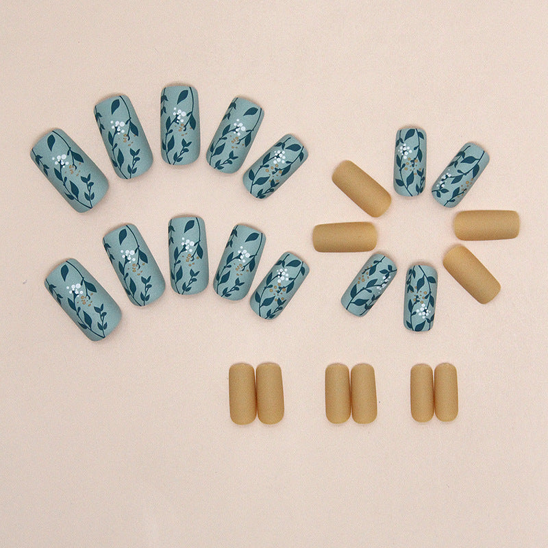 Nail 40 - Frosted Leaf (24Pcs) - Free Nail Kit Included