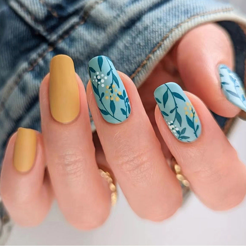 Nail 40 - Frosted Leaf (24Pcs) - Free Nail Kit Included