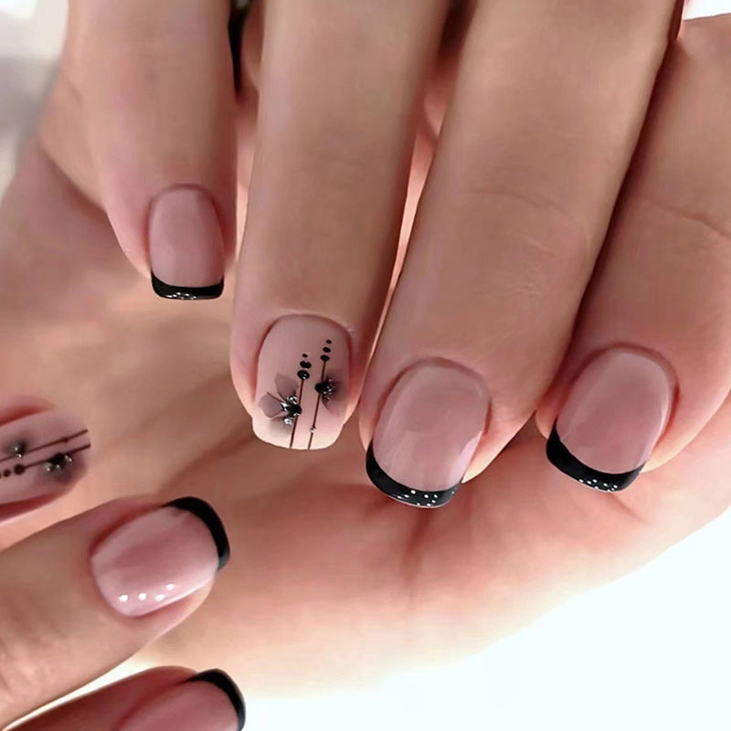 Nail 273 - Chic Contrast (24Pcs) - Free Nail Kit Included