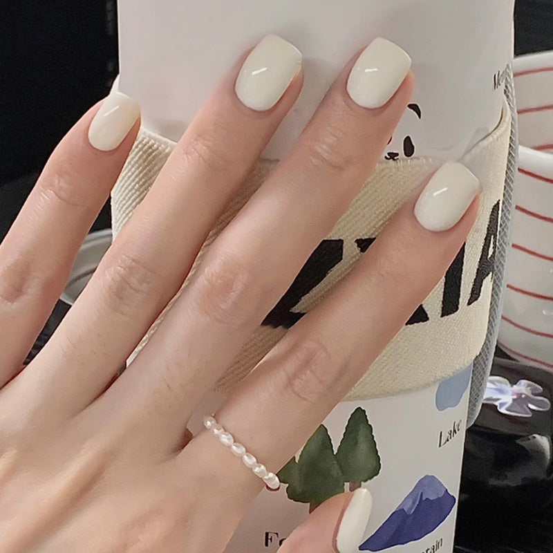 Nail 418 - Creamy White Simplicity (24Pcs) - Free Nail Kit Included