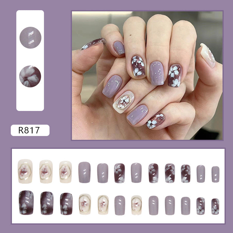 Roland in the Mirror Fake Nails - 24Pcs