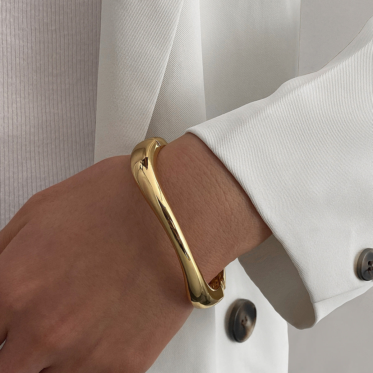 Sense Metal Smooth Bracelet  | Zi Collection Hub