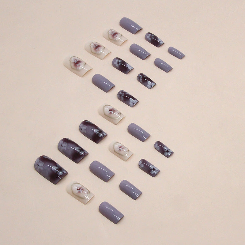 Roland in the Mirror Fake Nails - 24Pcs