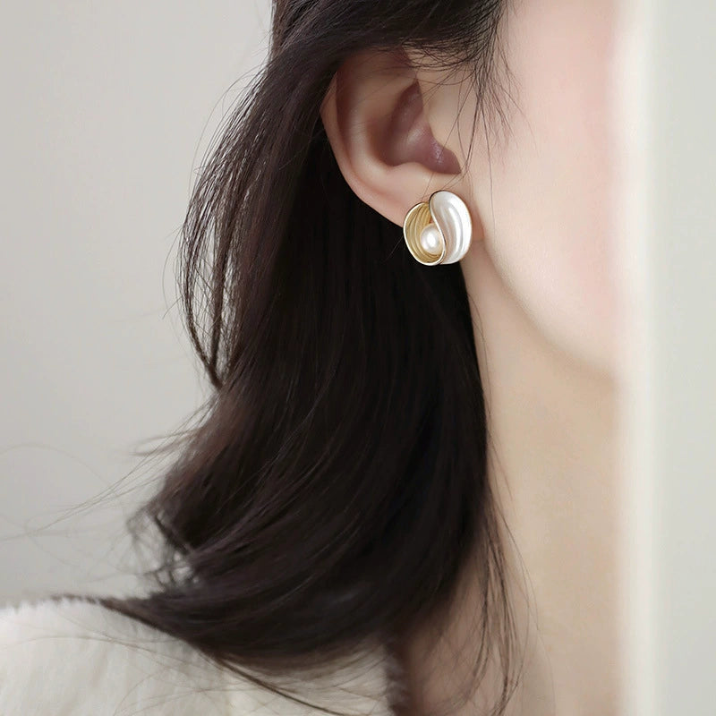 Vintage Wave Pearl Stud Earrings