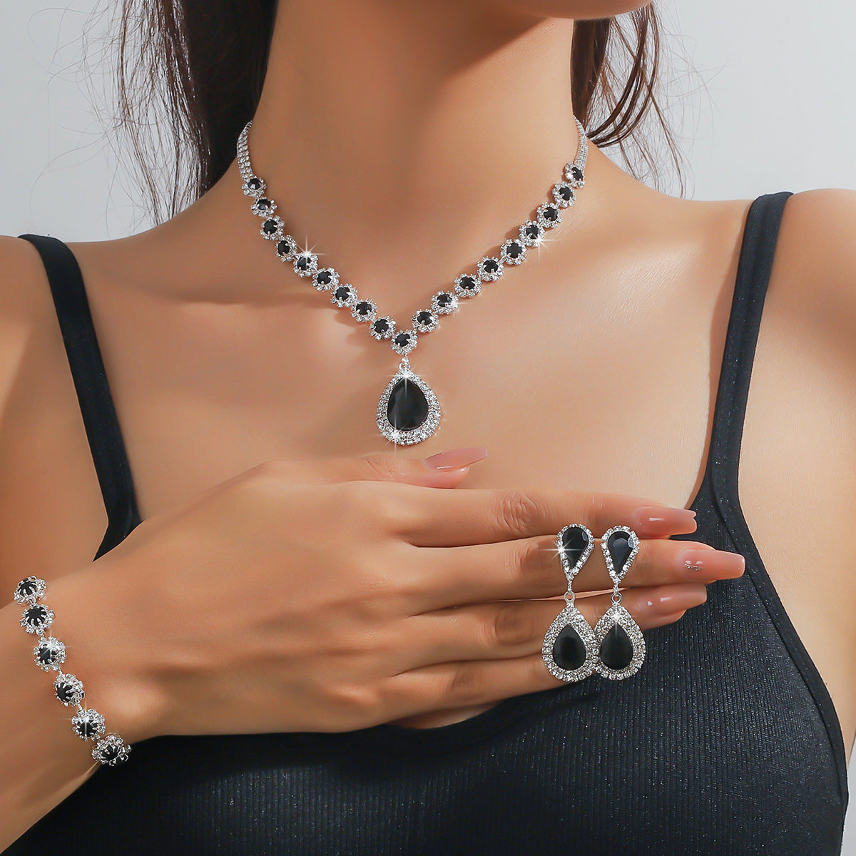 Three-piece set - Teardrop Crystal Jewelry Set