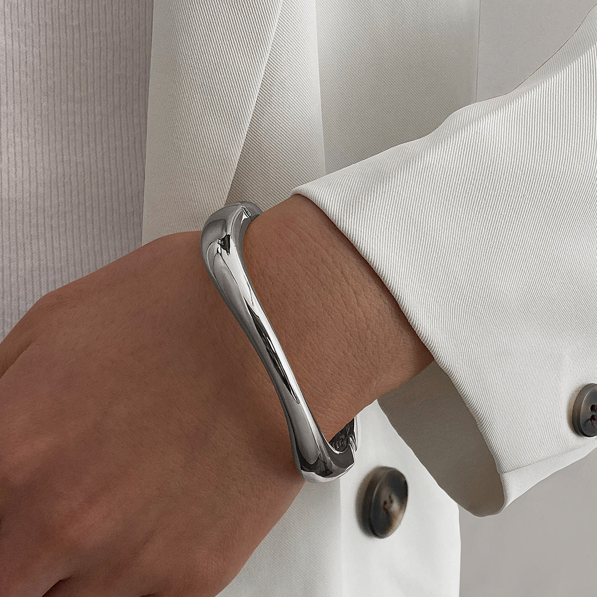 Sense Metal Smooth Bracelet  | Zi Collection Hub