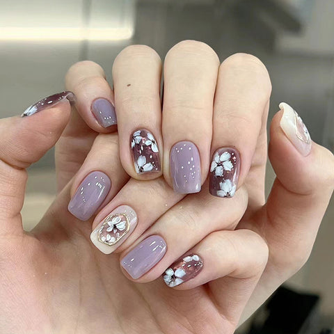 Roland in the Mirror Fake Nails - 24Pcs