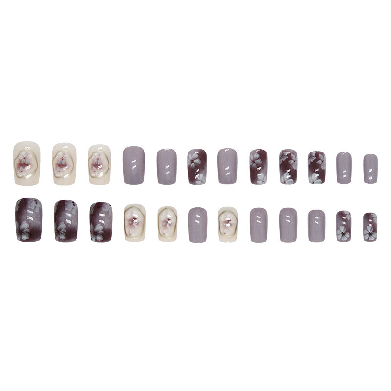 Roland in the Mirror Fake Nails - 24Pcs