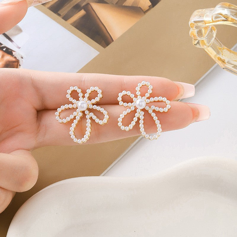 Pearl Exquisite Flower Earrings