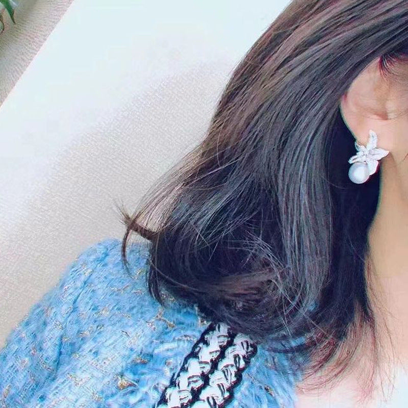 ZER06 - Pearl Princess Star Earrings