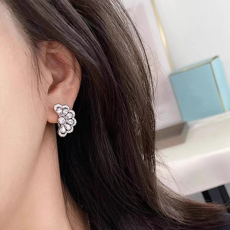 ZER22 - Petal Shaped Earrings