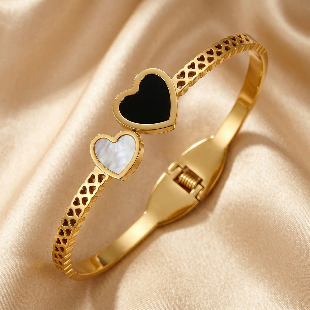 SBRAL22 - Black and White Seashell Bracelet