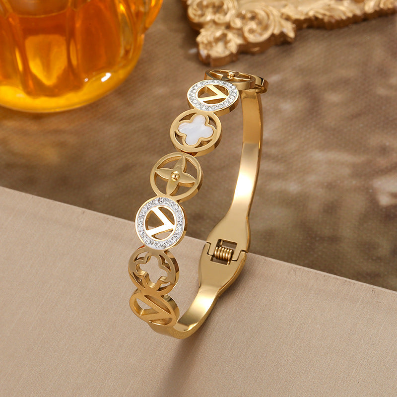SBRAL32 - Four Leaf Clover V-shaped Bracelet