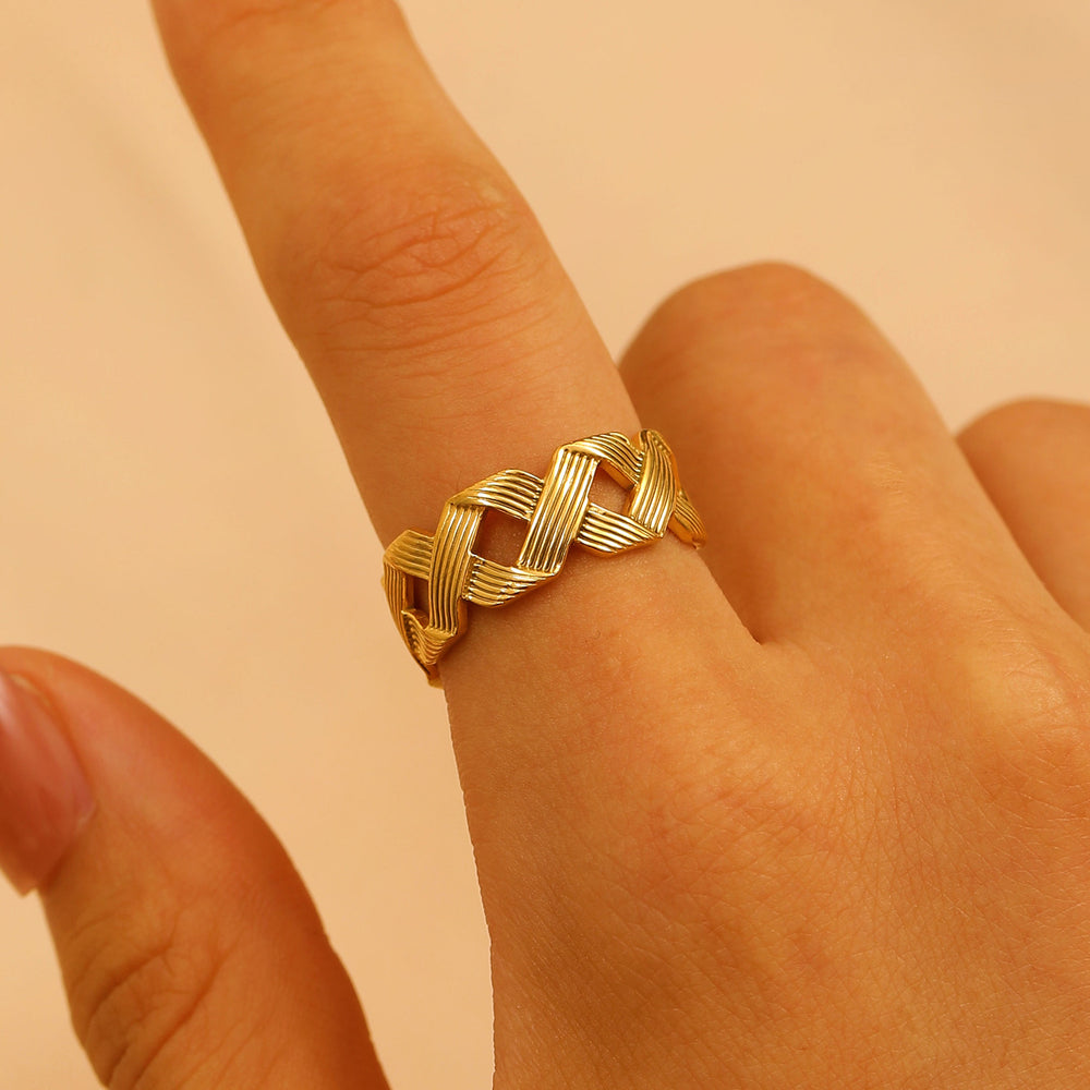 SRNG 79 - Band Rings with a Sleek