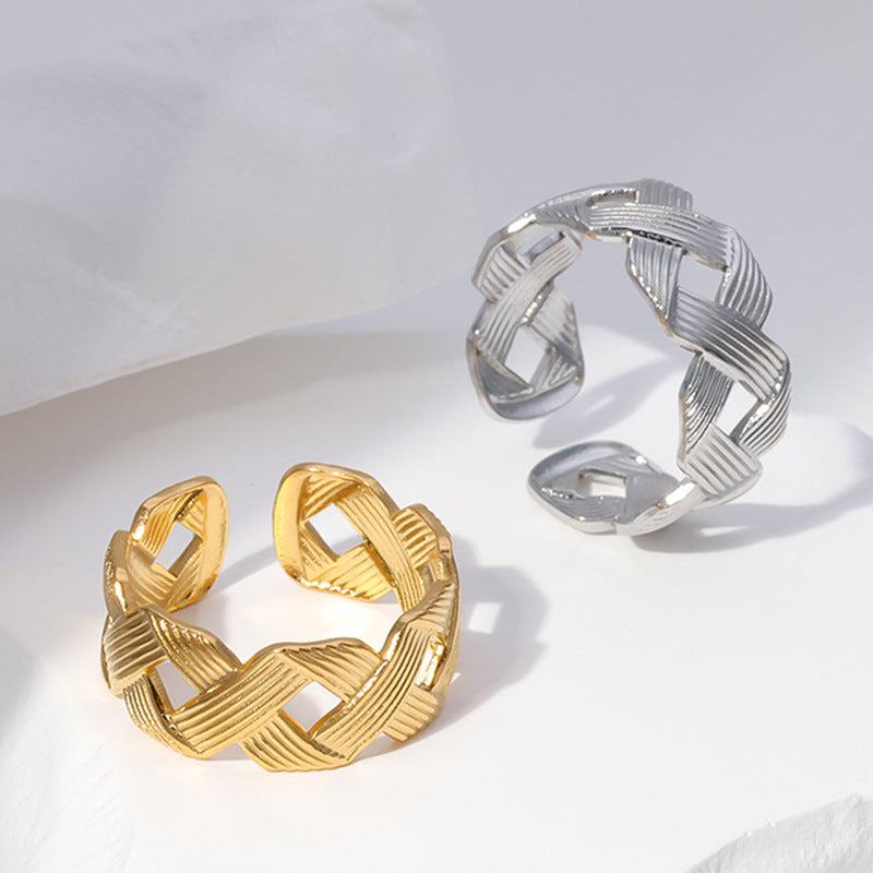 SRNG 79 - Band Rings with a Sleek