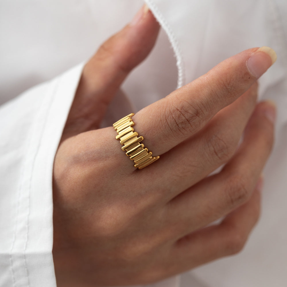 SRNG 81 - Geometric Striped Irregular Ring