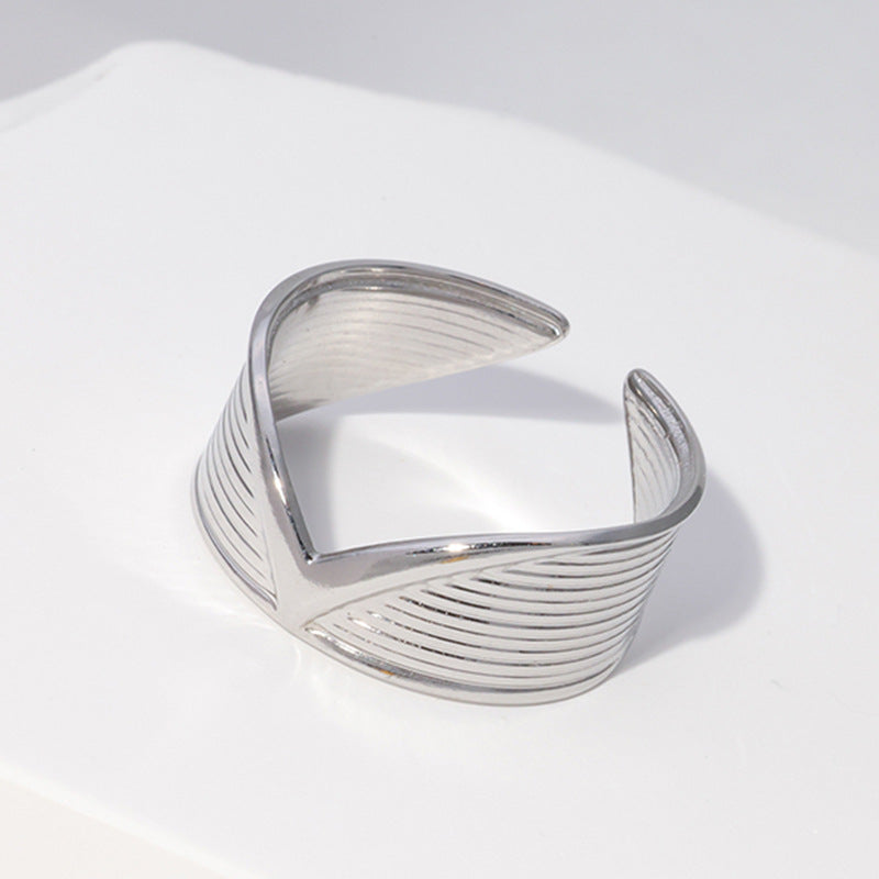 SRNG 83 - V-Shaped Irregular Open Ring