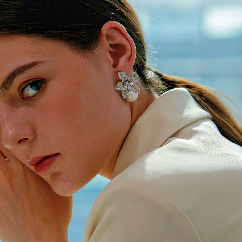 ZER08 - Two Tone Lily earrings