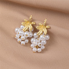 ER481 - Vintage Style Leaf and Pearl Stud Earrings