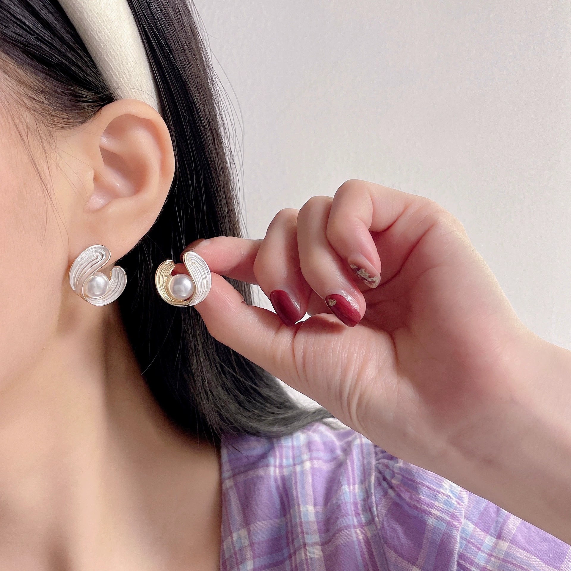 Vintage Wave Pearl Stud Earrings