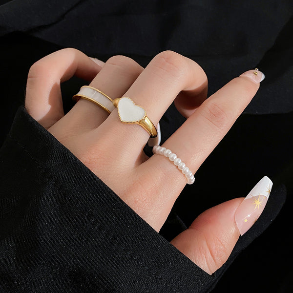 🤍 White & Gold Chic Ring Trio