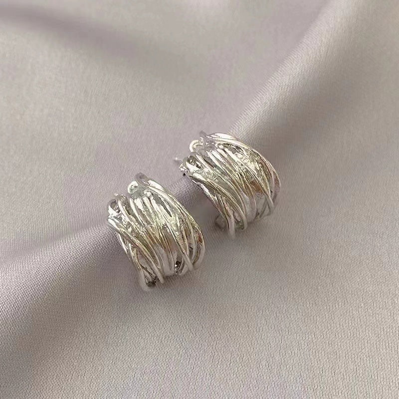 Winding C-Shaped Hoop Earrings