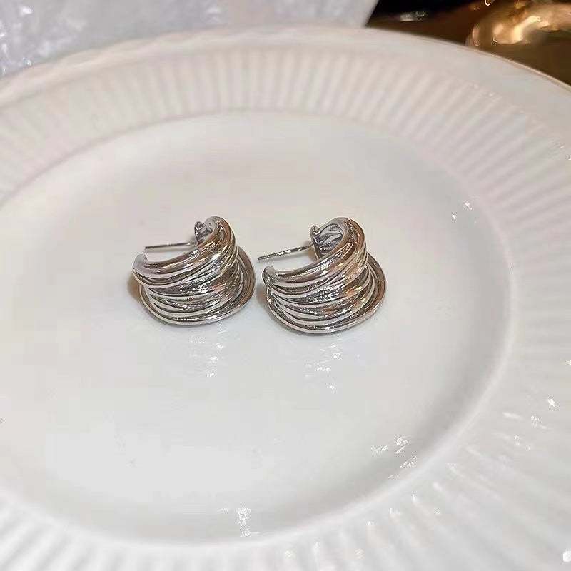 Winding C-Shaped Hoop Earrings