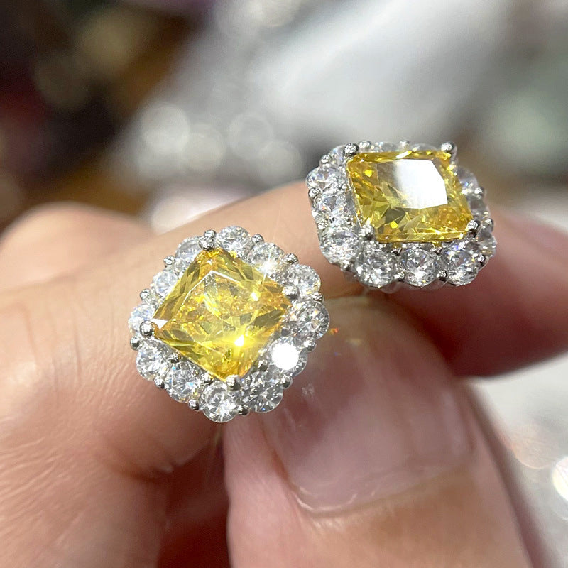 ZER49 - Small Square Stud Earrings