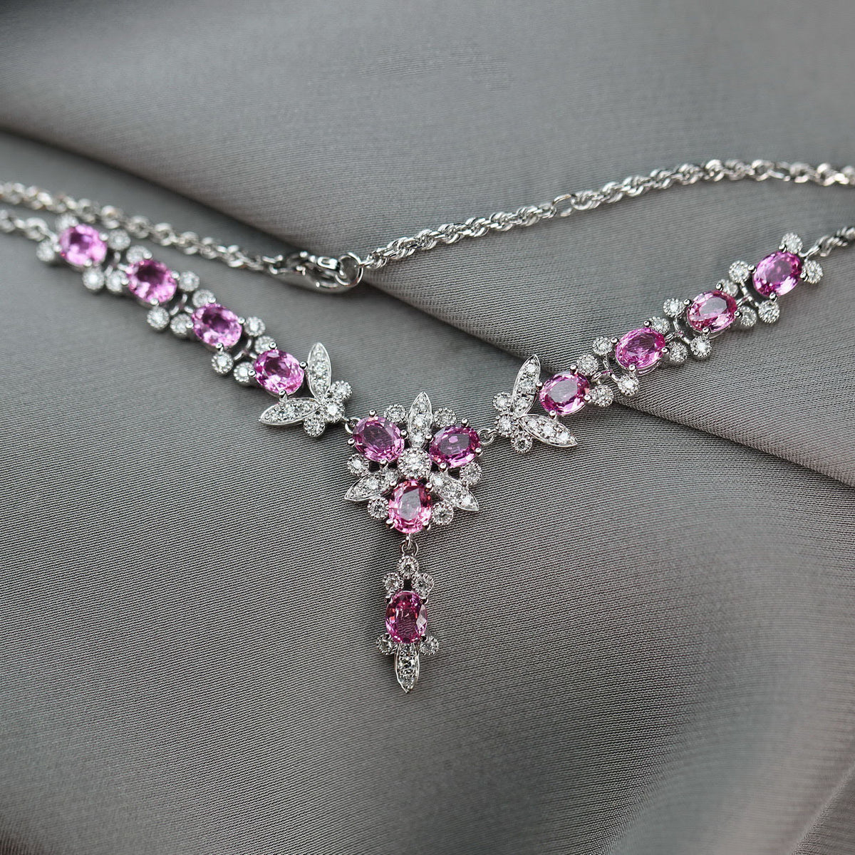 ZNKL01  - Luxurious and Elegant Butterfly Necklace