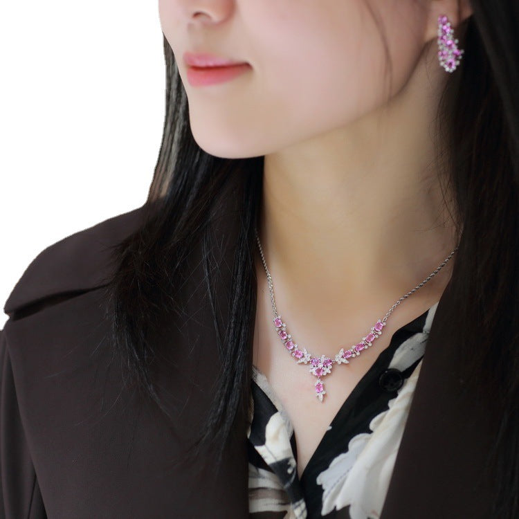 ZNKL01  - Luxurious and Elegant Butterfly Necklace
