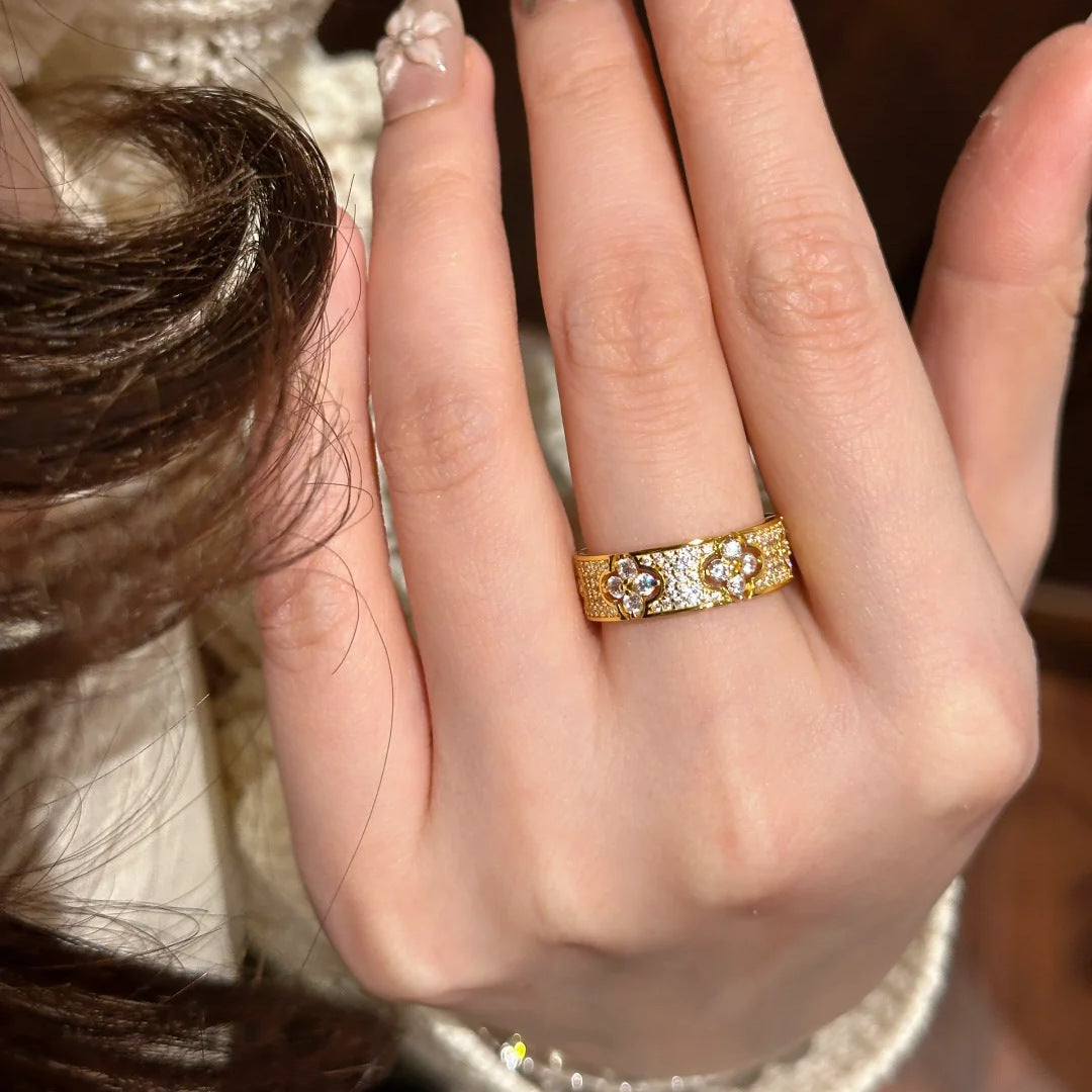 ZRNG 113 -  Four-Leaf Clover Ring - Adjustable