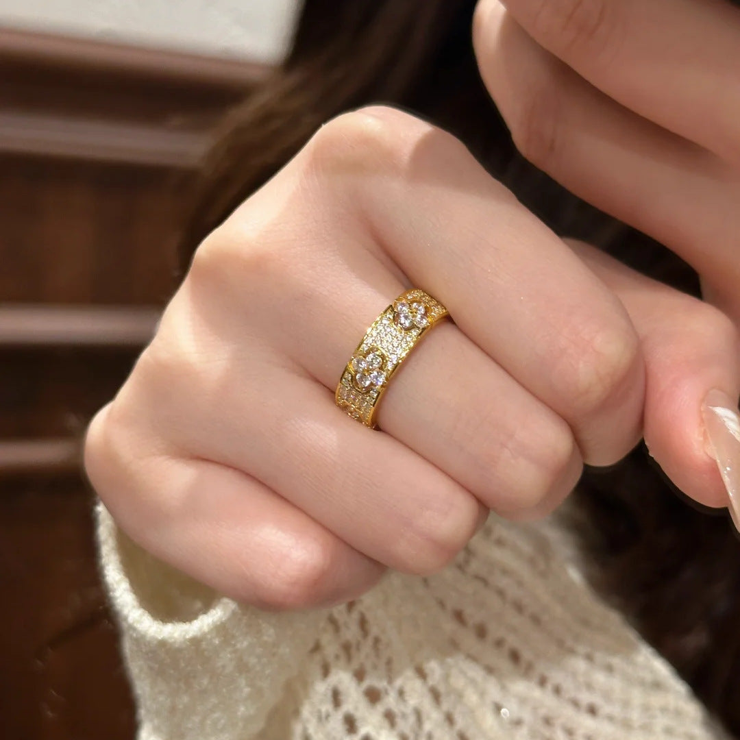 ZRNG 113 -  Four-Leaf Clover Ring - Adjustable