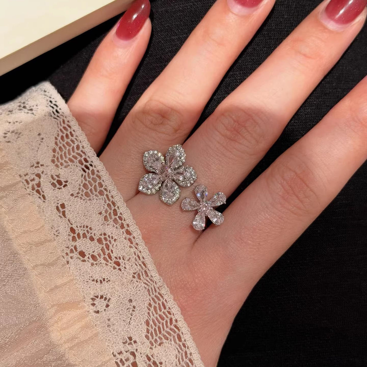 ZRNG 121 - Pink Flower Ring [Adjustable opening]