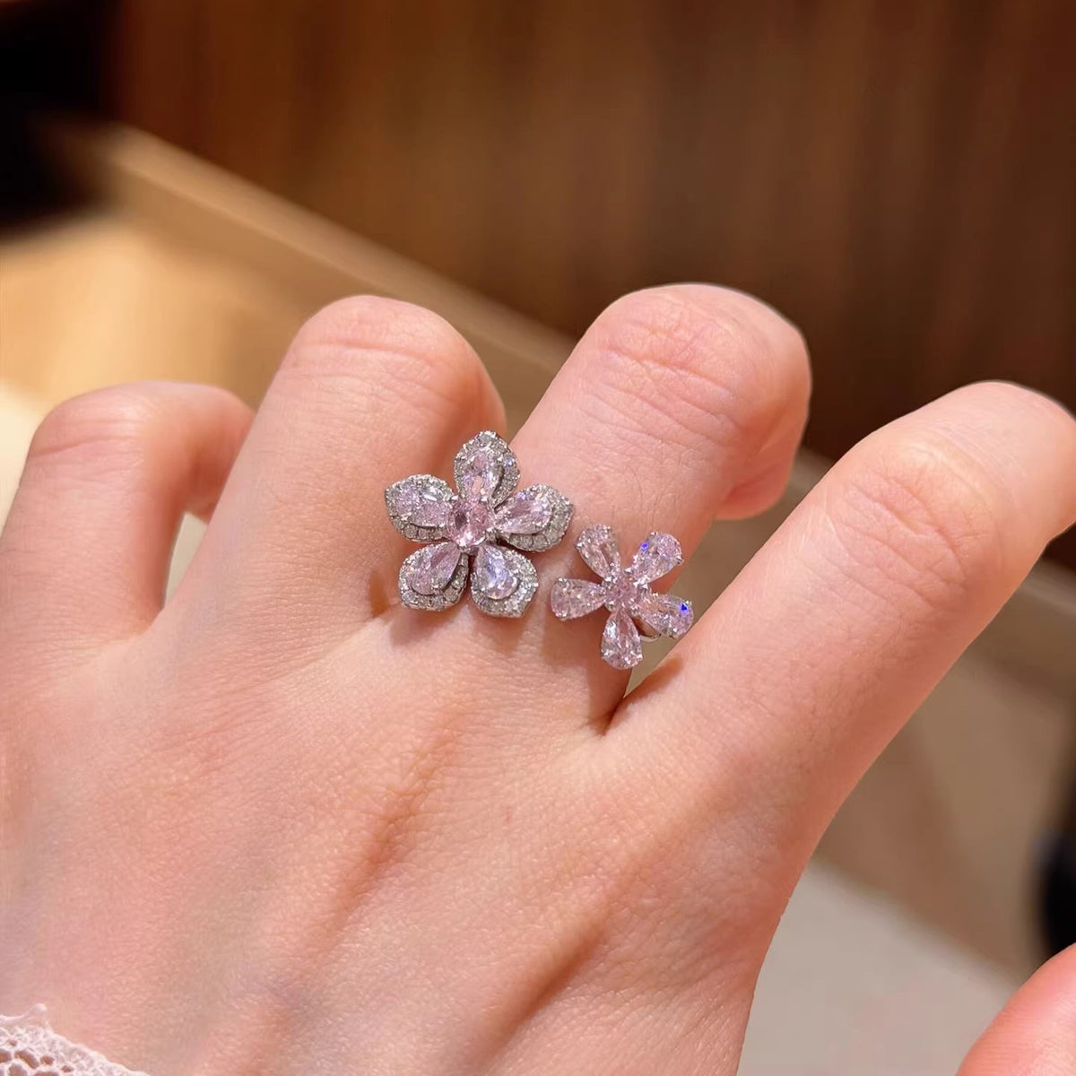 ZRNG 121 - Pink Flower Ring [Adjustable opening]