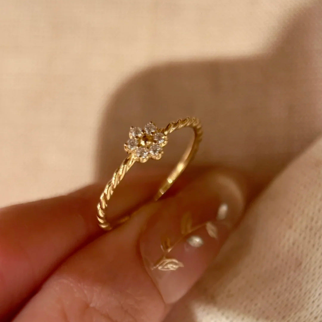 ZRNG 124 - Gold Flower Twisted Rope Ring [Adjustable opening]