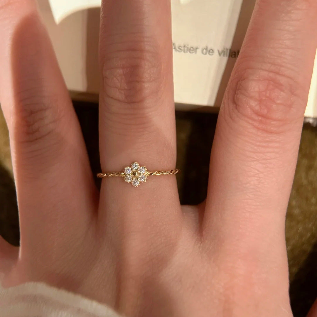 ZRNG 124 - Gold Flower Twisted Rope Ring [Adjustable opening]