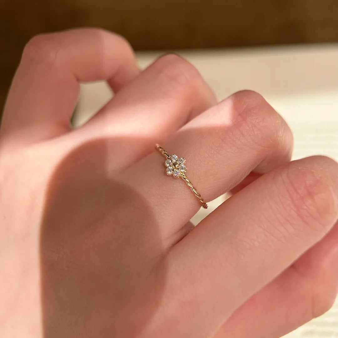 ZRNG 124 - Gold Flower Twisted Rope Ring [Adjustable opening]