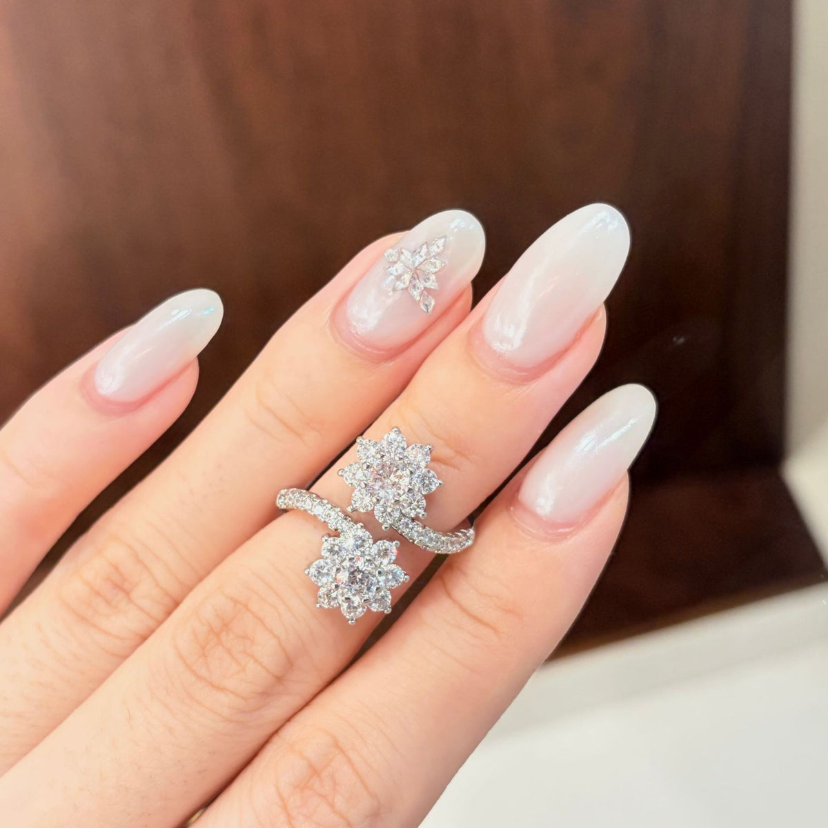ZRNG 172 - Sparkling Zircon Flower Ring [Adjustable opening]