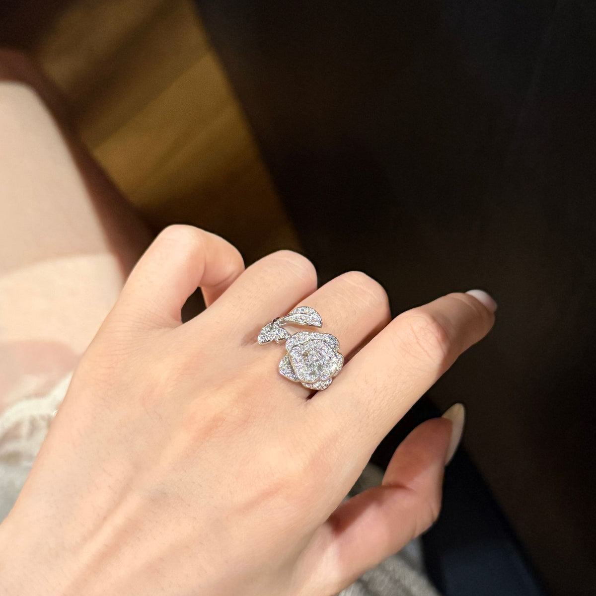 ZRNG 186 - Bailing Camellia Finger Ring [Adjustable opening]